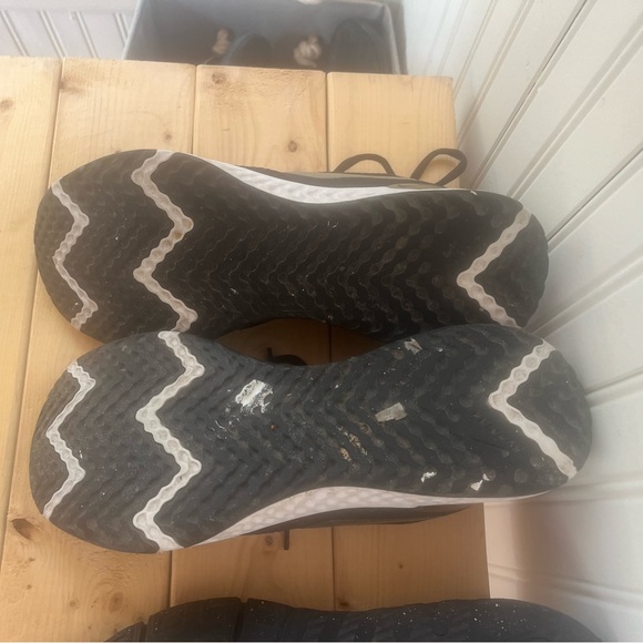 Women’s Nikes - Picture 2 of 2